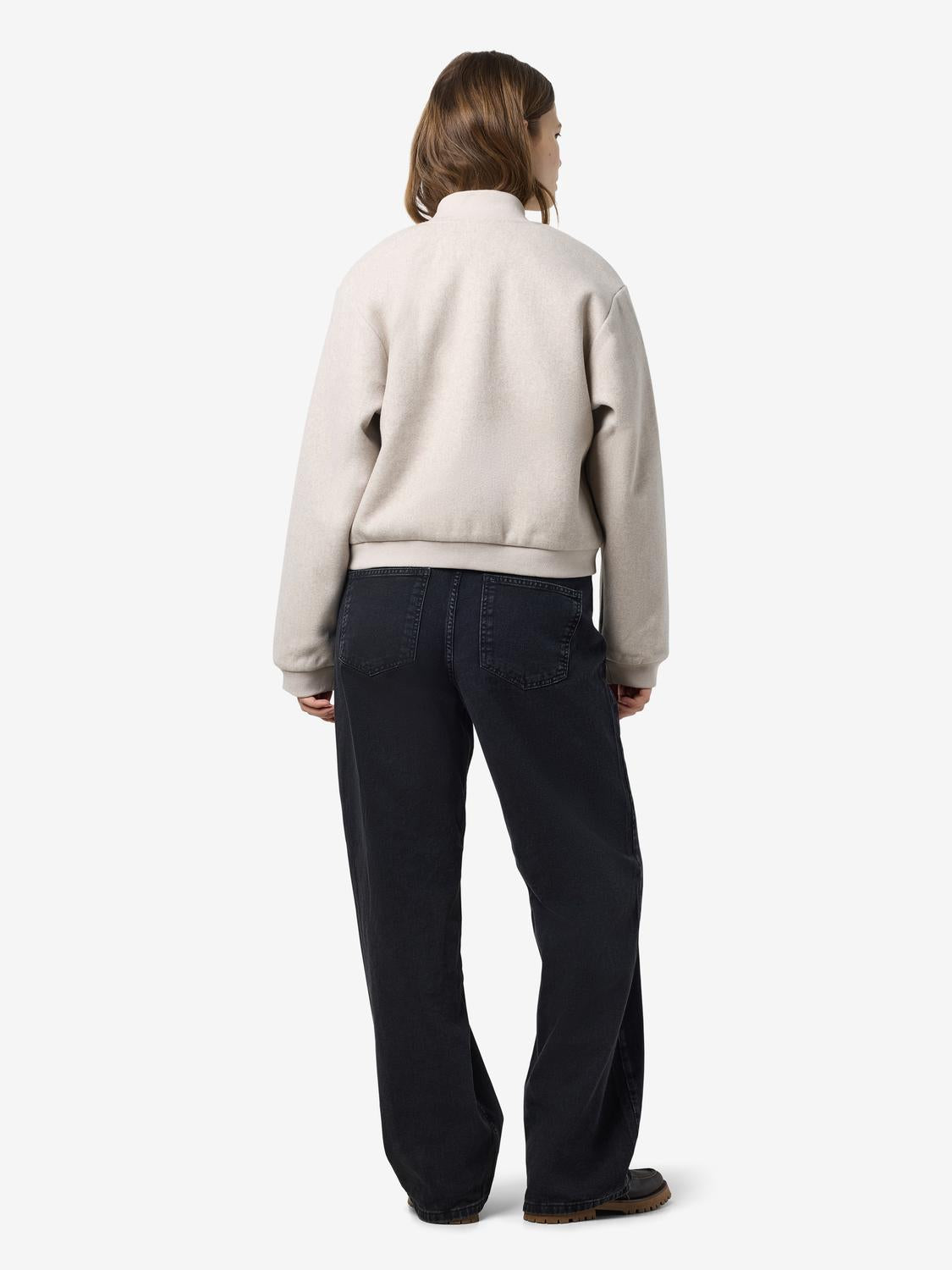 model_shot-front_full